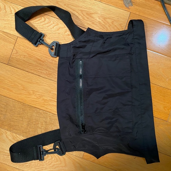 Fashion Nova utility like crop top - Picture 1 of 3